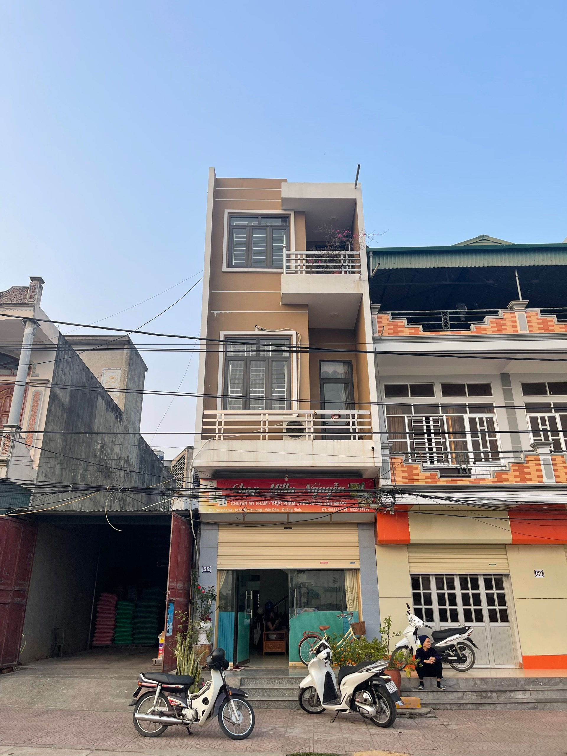 4C1F89A9-648B-4931-86A9-9AE1B1E7F7F2